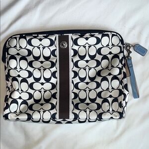 Classic Coach Nylon Waterproof Zip Around Bag